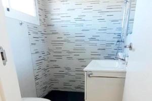 Ocean view double bed sunny apartment