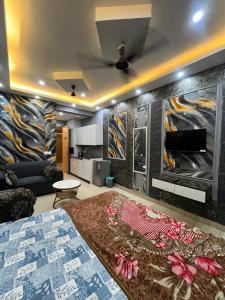 Gaur city studio