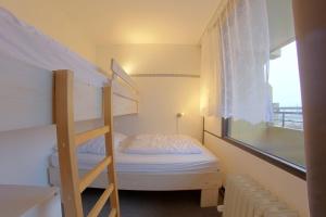Apartment 411