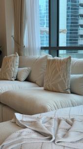 1BDR with Huge Balcony Stylish Living