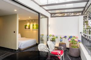 Sunset Westlake Luxury Apartment