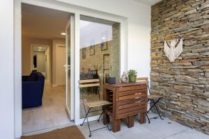 Casinha da Baia Townhouse with private patio