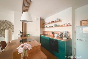 Spacious two-bedroom apartment in the 13th with balcony