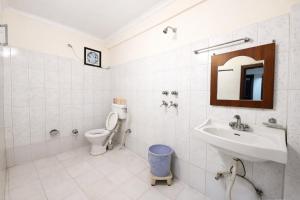 Hotel Mahamaya Palace Near Naini Lake