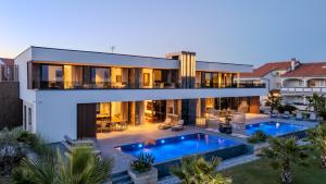 Suva Punta Elite by Villas Guide