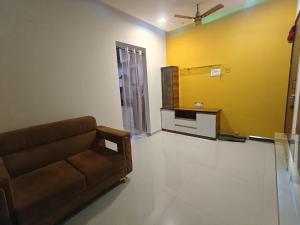 Curated Cozy Haven 1Bhk Flat in Hiranandani Estate