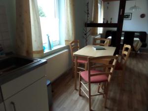 Doppelhaushälfte in idyllischer Lage, separater Eingang