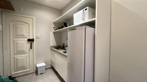 Charming bedroom and living room 400 meters from the beach! Wi-Fi, AC