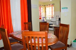 Roma Stays - Magnificent 3bedroom at Sunset Paradise in Shanzu with Pool