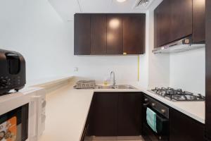 Free housekeeping visits during your stay - Stayshort - Business Bay 2 Bedroom for 6 in a Great Location