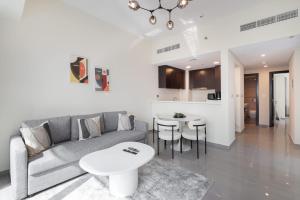 Free housekeeping visits during your stay - Stayshort - Business Bay 2 Bedroom for 6 in a Great Location