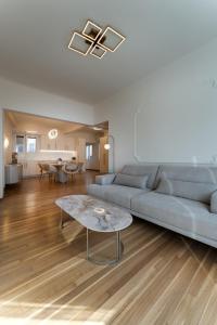 Modern Stay With Acropolis View