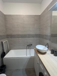 Quiet Luxury Oasis near Szimpla - Balcony & Spa