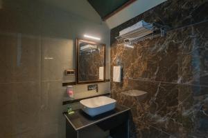 Nature Drops, Pangot