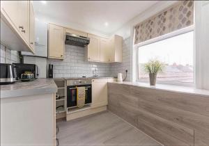 Walsgrave Road 3BR Multi-Floor Apartment Unit - Free On-Street Parking & WiFi