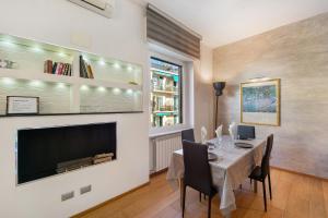 Comfort-Moderno and Parking