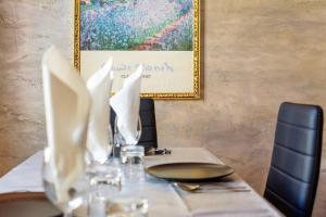 Comfort-Moderno and Parking