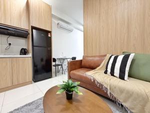 Majestic Unique Studio Suite with Infinity Pool