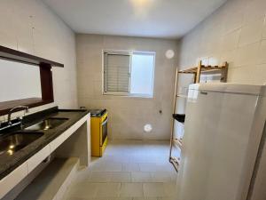 No Coração da Guarda do Embaú com Cozinha e AC