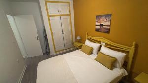 Renovated 2BR Gem by Villamartin Plaza