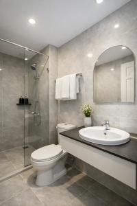 Asian Ruby Center Point Hotel - Near Nguyen Hue Street