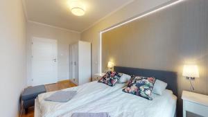 Market Square View Cozy 2 Rooms AS Home R425