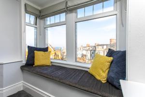 StayCoastal Linden Hotel King Deluxe Suite one