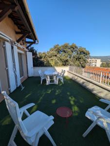 Appartement 90m2 avec terrasse, vue mer et parking gratuit