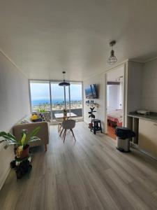 2 dormitorios 2 baños con vista al mar y estacionamiento