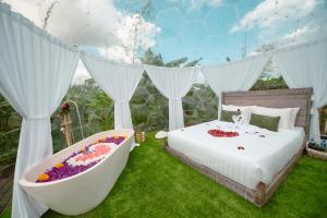 Skyspace Villas - The One & Only Starlit Dome Room & Bamboo House Canggu