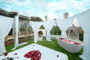 Skyspace Villas - The One & Only Starlit Dome Room & Bamboo House Canggu