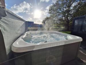 Moorsticks House - Sleeps 12 & 2 Hot Tubs Included