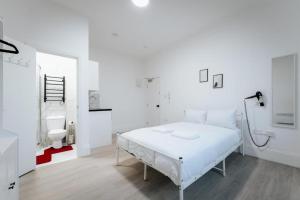 KW SELF CONTAINED STUDIOS ALEXANDRA PALACE COLLECTiON