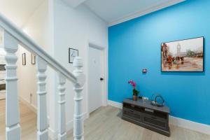 KW SELF CONTAINED STUDIOS ALEXANDRA PALACE COLLECTiON