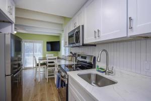 LaidBack 1BR Sanibel Beach Stay Colony Inn 14