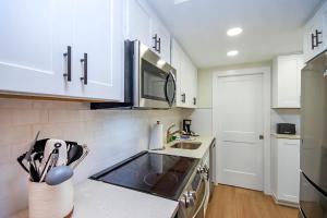 Peaceful 1BR Near Sanibel Beach Colony Inn 12