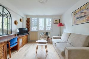 Quiet Metro line 13 Pernety and line 4 Alésia Montparnasse nearby