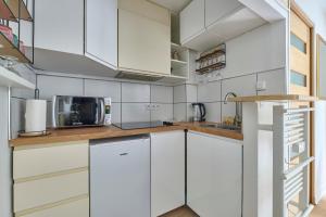 The Secret Garden of Montmartre M12 Abbesses