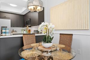 Lovely 2 Bedroom Condo with Tennis Courts & Pool