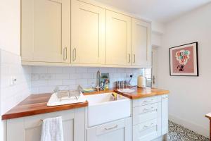 Cosy, modern 3 bed apartment in Highgate