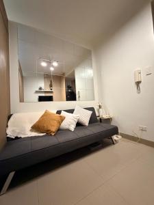 City View Near MOA & NAIA with PS4, Wi-Fi, Netflix