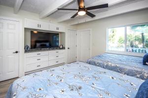 Walk to Beach 1BR Sanibel Condo Colony Inn 48