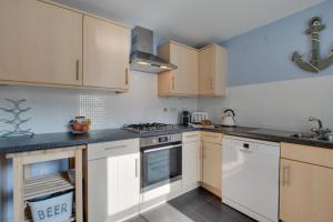 3 Bed in Mumbles oc-hh314