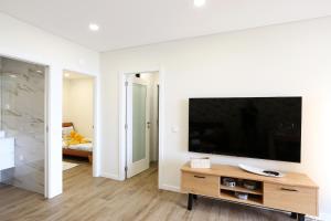 T1 - Sea View by Nazpina