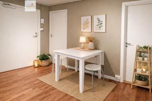 Comfortable Spacious City Center Washer Dryer