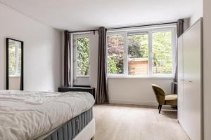 Modern Ground-Floor Apartment with Garden