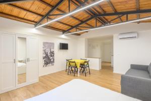 GuestHost - Piazza della Frutta Studio Apartments