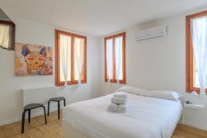 GuestHost - Piazza della Frutta Studio Apartments