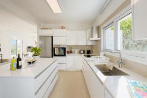 Seaside Sunrise Familly Villa