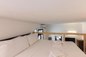 Easy loft next to Loreto metro stop